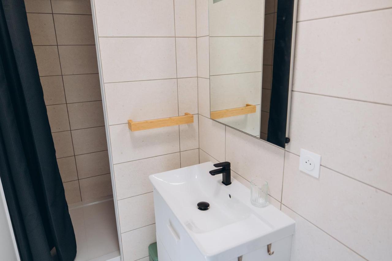 Bigouden Makers Hotel Pont-lʼAbbé Екстериор снимка